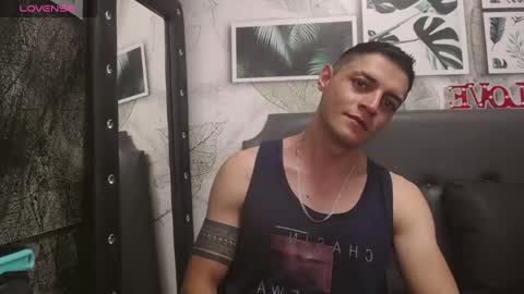 Snapshot of frank_millers chatting on 02-19-25, 03:38 Frank online show from 02-19-25, 03:38