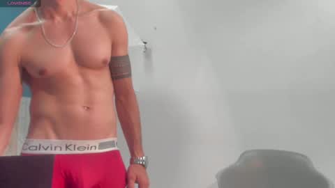 Snapshot of frank_millers chatting on 10-08-25, 08:50 Frank online show from 10-08-25, 08:50