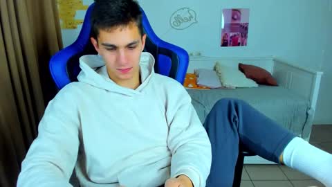 Snapshot of frank_mooree chatting on 10-07-25, 04:53 Frank online show from 10-07-25, 04:53