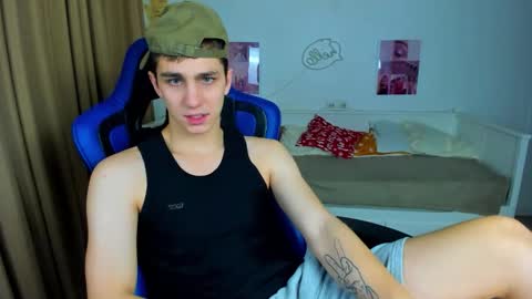 Snapshot of frank_mooree chatting on 12-03-25, 05:26 Frank online show from 12-03-25, 05:26