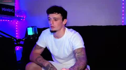 Snapshot of frankoafterdark chatting on 11-05-25, 01:38 Franco online show from 11-05-25, 01:38