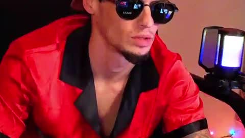 Snapshot of frankoafterdark chatting on 11-18-25, 03:45 Franco online show from 11-18-25, 03:45