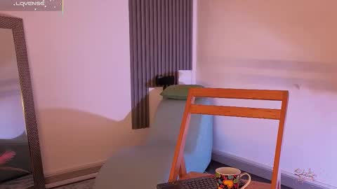 Fransheska online show from 02-12-26, 12:00