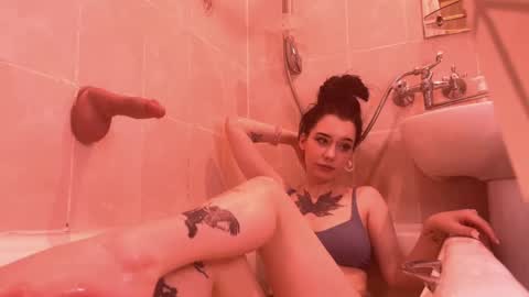 Snapshot of frau_basted chatting on 01-10-25, 05:56 mistress Bastet and mintcola online show from 01-10-25, 05:56