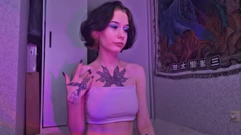 Snapshot of frau_basted chatting on 10-20-25, 04:29 mistress Bastet and mintcola online show from 10-20-25, 04:29