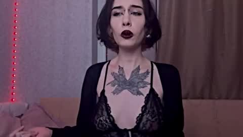 Snapshot of frau_basted chatting on 11-23-25, 08:08 mistress Bastet and mintcola online show from 11-23-25, 08:08