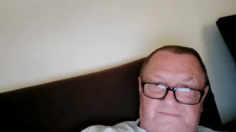 Snapshot of frauenfeind1 chatting on 06-06-26, 06:18 Wolfi online show from 06-06-26, 06:18