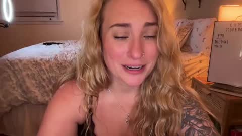 Snapshot of frayfitz chatting on 03-02-26, 05:08 Fray online show from 03-02-26, 05:08