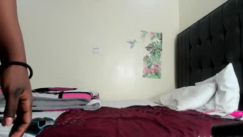 Sandra online show from 02-21-25, 09:02