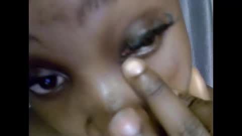 Snapshot of freaky_brula chatting on 10-12-25, 06:29 freaky brula online show from 10-12-25, 06:29