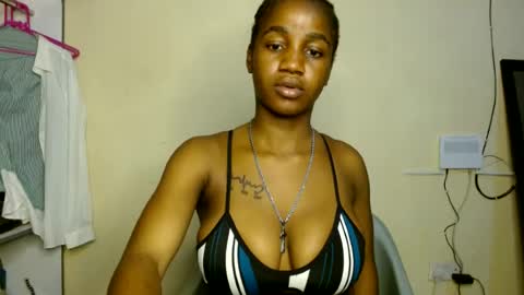 Snapshot of freaky_shamzzy chatting on 06-20-26, 01:36 shamika online show from 06-20-26, 01:36