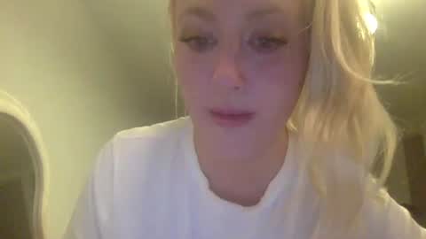 Snapshot of freakymadison chatting on 06-09-26, 03:51 freakymadison online show from 06-09-26, 03:51
