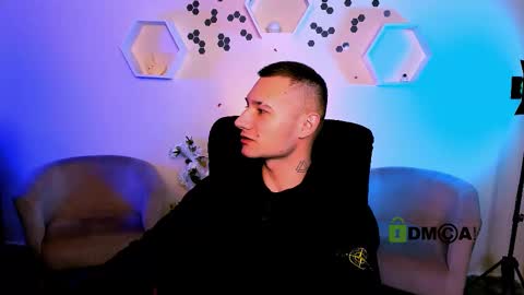 Snapshot of fred_strong chatting on 11-21-25, 09:30 Freddy online show from 11-21-25, 09:30