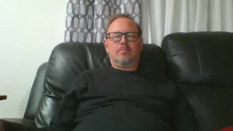 Snapshot of freddieknuck chatting on 04-21-26, 05:14 Just Fred online show from 04-21-26, 05:14