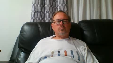 Snapshot of freddieknuck chatting on 05-03-26, 06:30 Just Fred online show from 05-03-26, 06:30