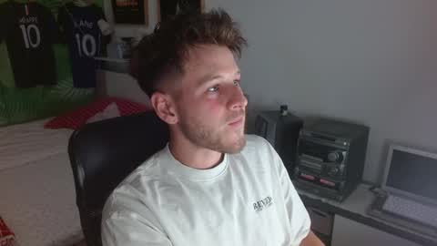Snapshot of freddy_star chatting on 06-08-26, 10:10 Frederick Perin online show from 06-08-26, 10:10