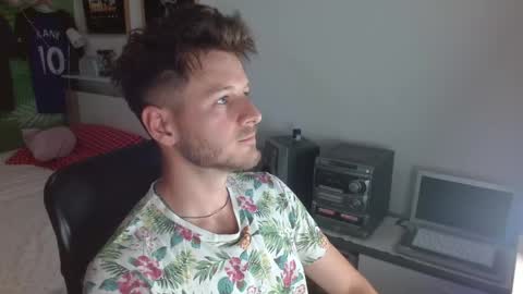Snapshot of freddy_star chatting on 06-09-26, 05:13 Frederick Perin online show from 06-09-26, 05:13