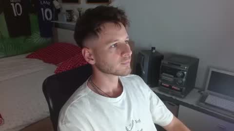 Snapshot of freddy_star chatting on 06-13-26, 01:53 Frederick Perin online show from 06-13-26, 01:53