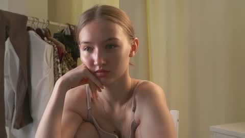 Snapshot of fredericabledsoe chatting on 09-11-25, 04:34 Amy online show from 09-11-25, 04:34