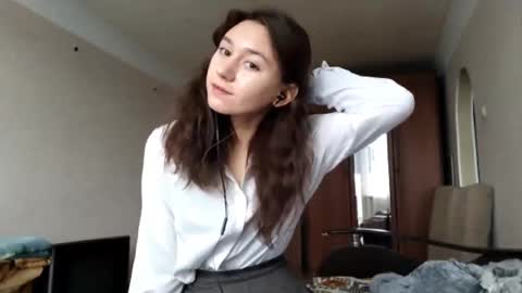 Mia online show from 10-17-25, 09:12