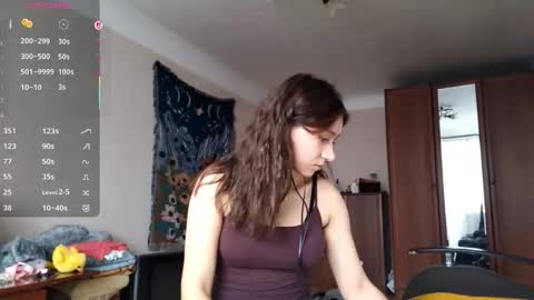 Mia online show from 10-28-25, 09:35