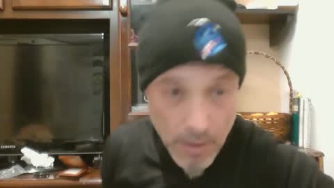 Snapshot of fredvisionavaquero chatting on 12-19-25, 01:23 Alguien ms online show from 12-19-25, 01:23