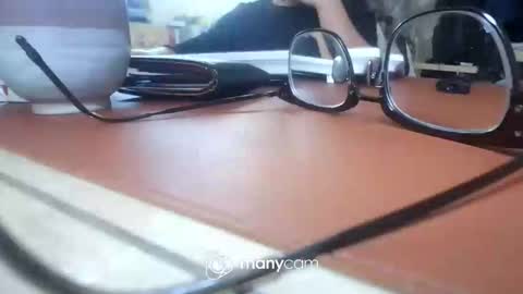 Snapshot of freeuptopia2 chatting on 12-11-24, 05:21 K-Dick online show from 12-11-24, 05:21