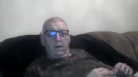 Snapshot of frefredo chatting on 01-18-26, 07:01 fred online show from 01-18-26, 07:01