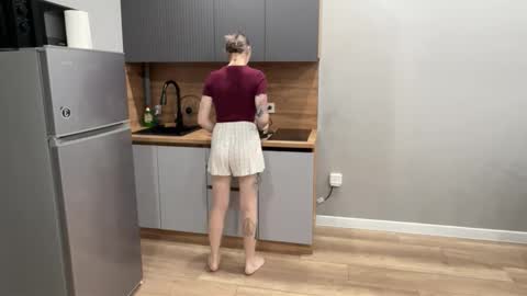 Snapshot of fremine_ chatting on 11-25-25, 05:51 Fremine online show from 11-25-25, 05:51