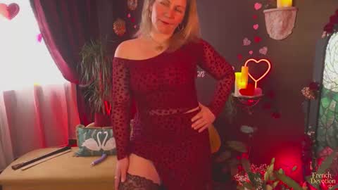 Snapshot of french_devotion chatting on 02-14-26, 01:41 Louise or Lou 3 online show from 02-14-26, 01:41