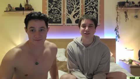 Snapshot of frenchhornybibs chatting on 01-24-25, 09:26 French Horny Bibs online show from 01-24-25, 09:26