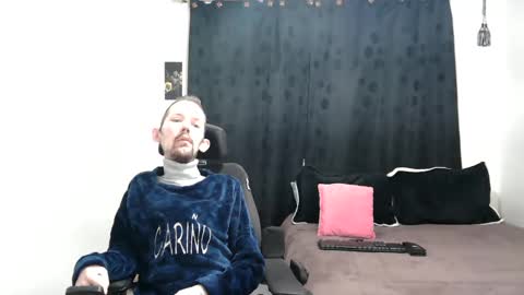 Snapshot of frenchroulette chatting on 02-26-25, 09:53 Thomas y Sophia online show from 02-26-25, 09:53