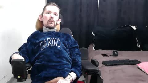 Snapshot of frenchroulette chatting on 02-27-25, 12:45 Thomas y Sophia online show from 02-27-25, 12:45