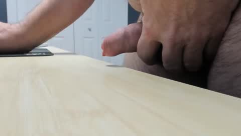 Snapshot of frenenoir chatting on 12-17-25, 07:20 BlackAsh online show from 12-17-25, 07:20