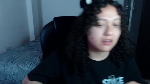 Snapshot of freud_x_louise1 chatting on 12-29-24, 04:05 Louise online show from 12-29-24, 04:05