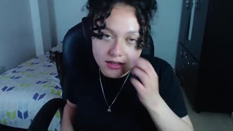 Snapshot of freud_x_louise1 chatting on 01-15-25, 10:06 Louise online show from 01-15-25, 10:06