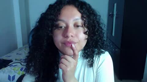 Snapshot of freud_x_louise1 chatting on 02-10-25, 04:19 Louise online show from 02-10-25, 04:19