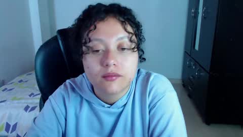 Snapshot of freud_x_louise1 chatting on 02-17-25, 05:58 Louise online show from 02-17-25, 05:58