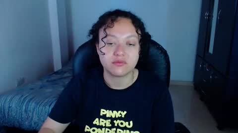 Snapshot of freud_x_louise1 chatting on 11-20-25, 12:05 Louise online show from 11-20-25, 12:05