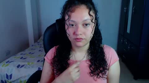 Snapshot of freud_x_louise1 chatting on 12-15-25, 12:09 Louise online show from 12-15-25, 12:09