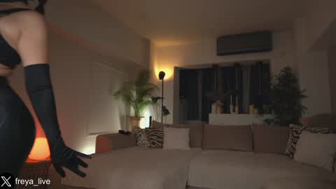 Snapshot of freya_ chatting on 10-30-25, 07:03 Freya online show from 10-30-25, 07:03