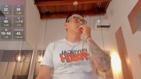 Snapshot of freyalane chatting on 10-19-25, 06:08 ALIS AND ALEX online show from 10-19-25, 06:08