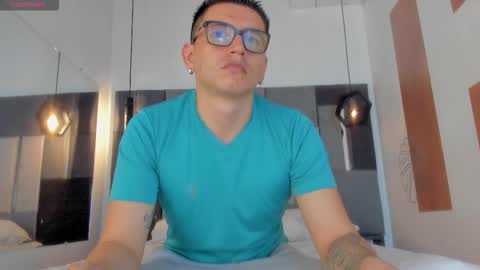 Snapshot of freyalane chatting on 11-12-25, 08:08 ALIS AND ALEX online show from 11-12-25, 08:08