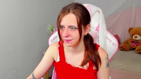 Snapshot of freyaveys chatting on 07-10-26, 05:12 FreyaVeys online show from 07-10-26, 05:12