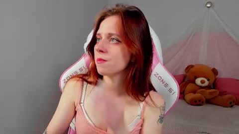 Snapshot of freyaveys chatting on 07-17-26, 05:14 FreyaVeys online show from 07-17-26, 05:14