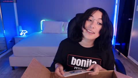 frida_lassi_ online show from 01-29-25, 07:32