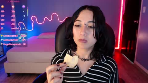 frida_lassi_ online show from 02-07-25, 01:36