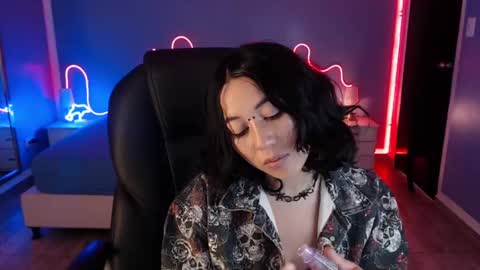 frida_lassi_ online show from 02-10-25, 10:09