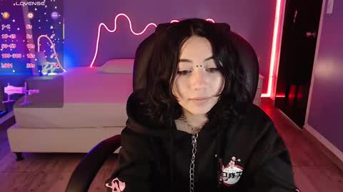 frida_lassi_ online show from 02-11-25, 03:40