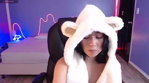 frida_lassi_ online show from 02-13-25, 06:38